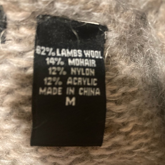 Moda International Lambs wool belted sweater - Picture 6 of 7